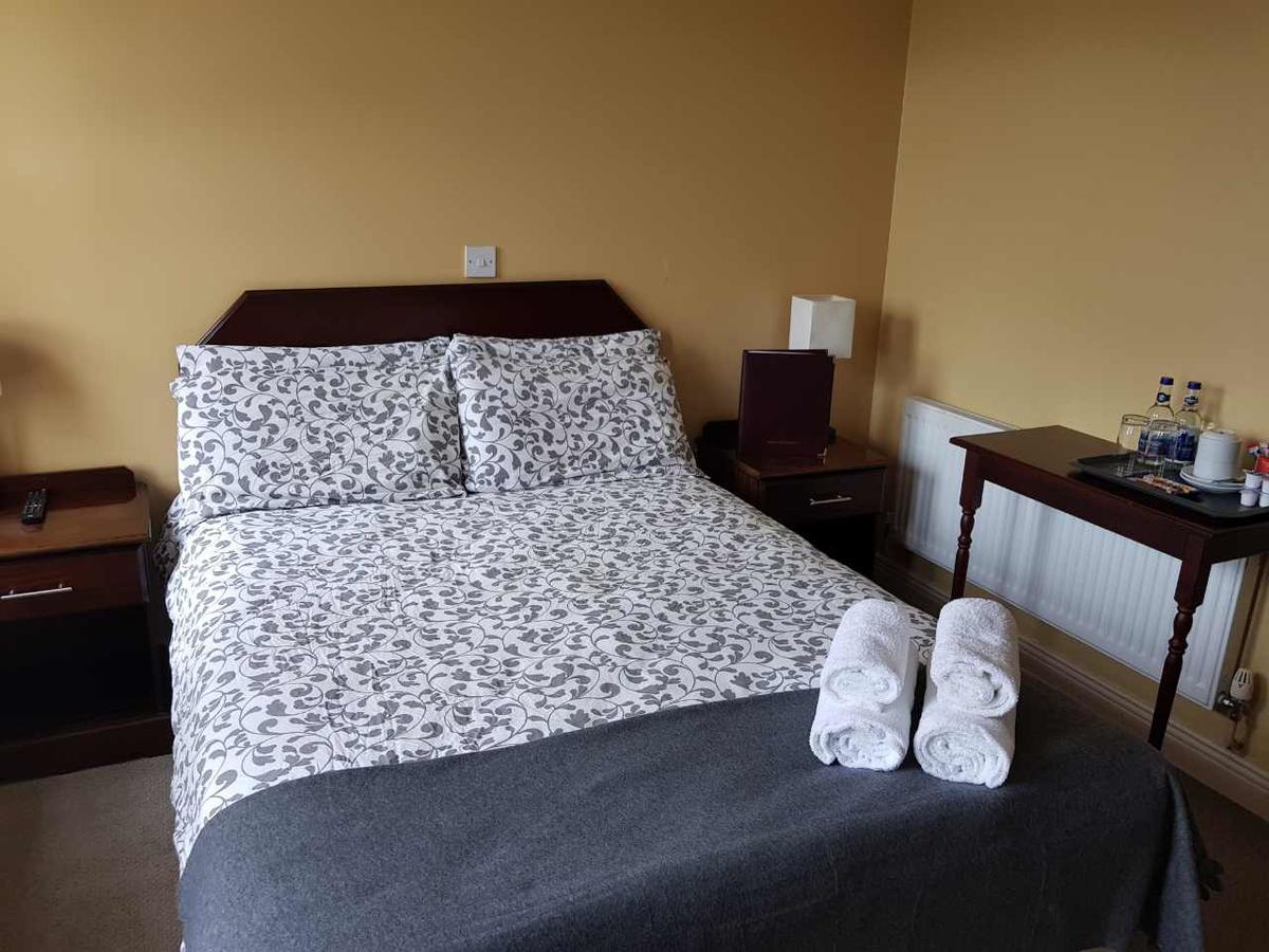 Bit And Bridle Bed & Breakfast Типерари Екстериор снимка